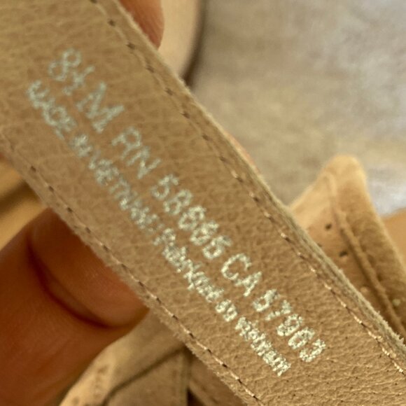 Caslon Tan Suede Peep Toe Block Heel Sandals Size 8.5M Perforated Leather Shoes - Picture 9 of 9